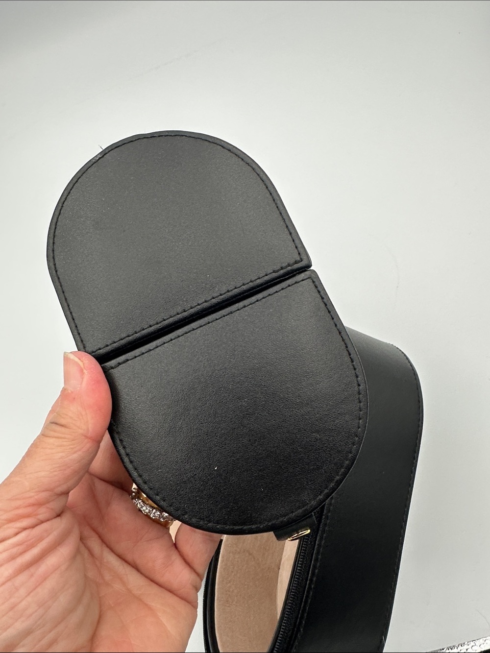 Wolf Heritage oval zip jewelry travel case - Picture 12 of 13